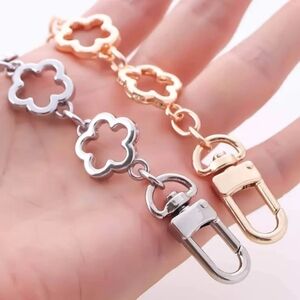 0030. New Silvertone Flower Chain Extender